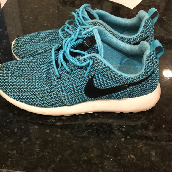 blue and white roshes